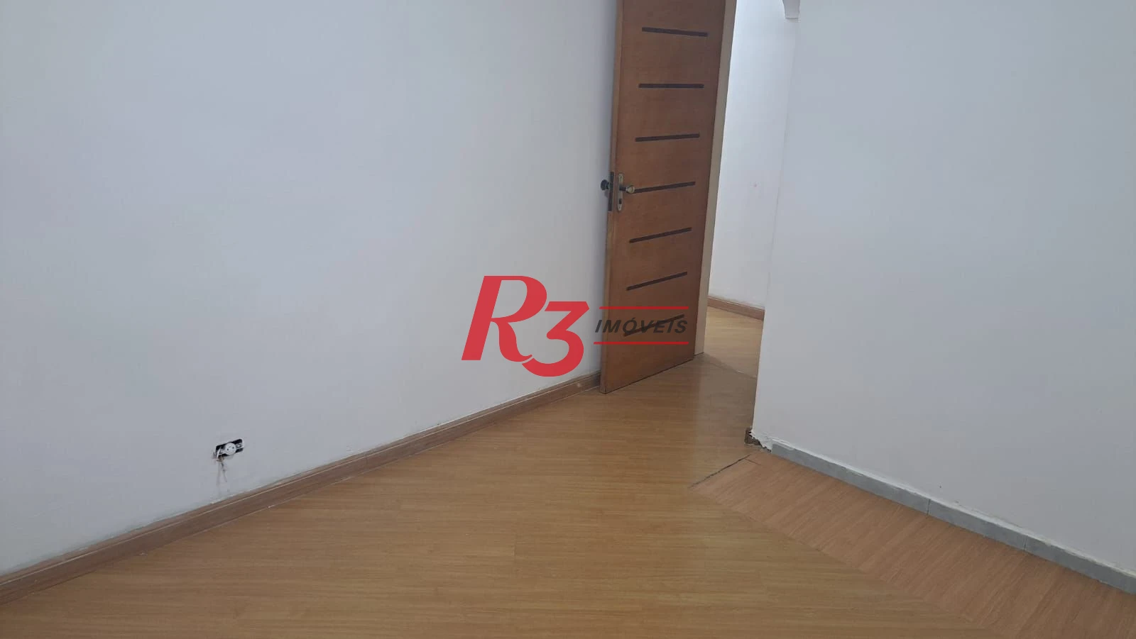 Apartamento com 3 dormitórios à venda, 75 m² por R$ 449.500,00 - Encruzilhada - Santos/SP