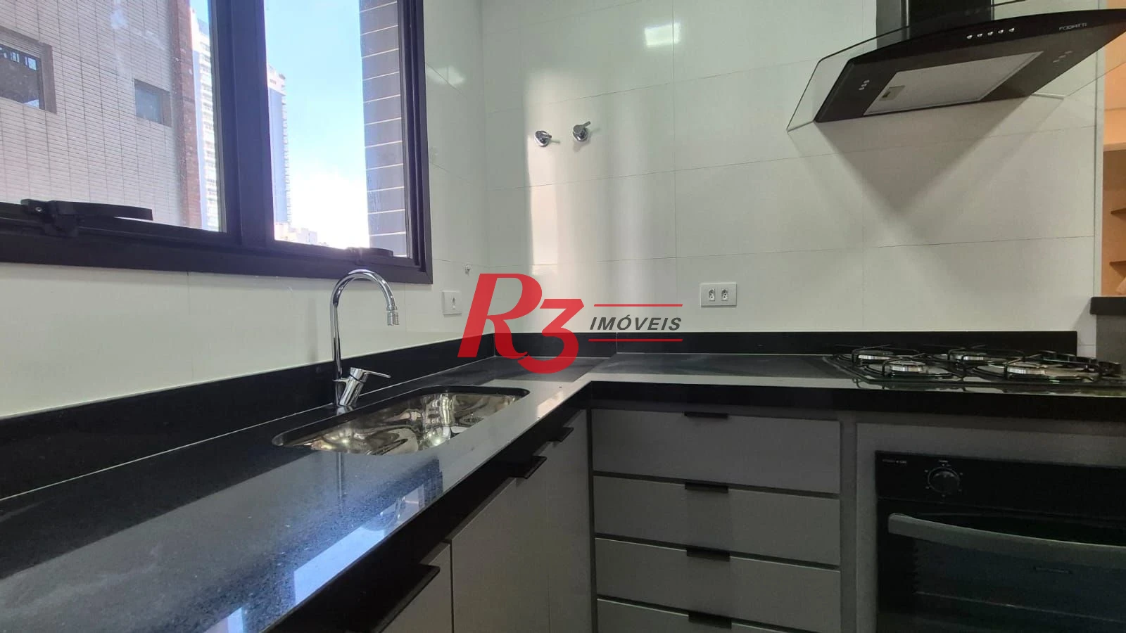 Apartamento com 1 dormitório para alugar, 55 m² por R$ 5.100,02/mês - Aparecida - Santos/SP