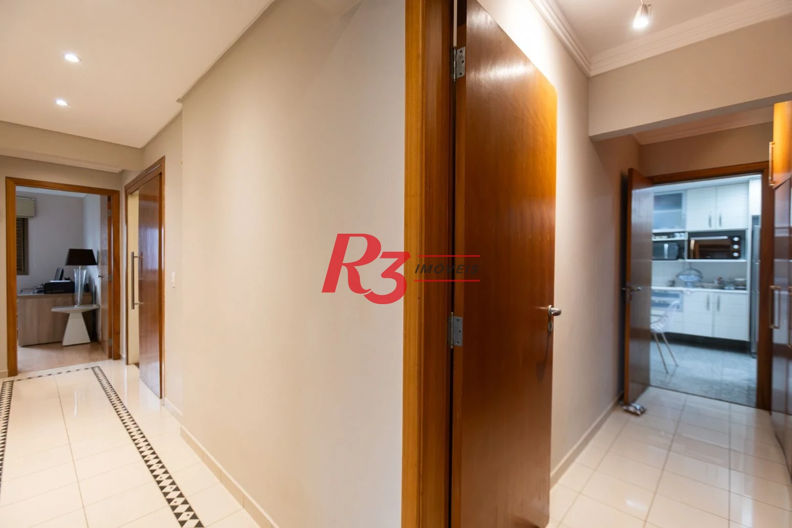 Apartamento com 4 dormitórios à venda, 213 m² por R$ 2.890.000,00 - Boqueirão - Santos/SP