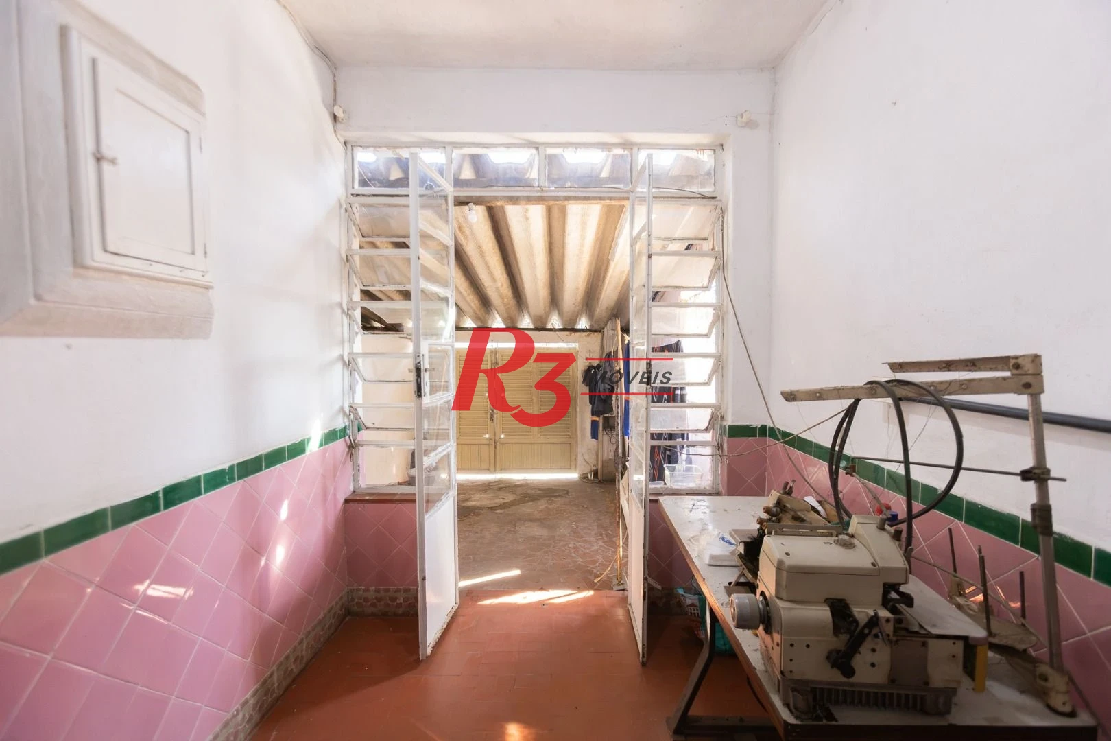 Casa com 2 dormitórios à venda, 157 m² por R$ 600.000,00 - Estuário - Santos/SP