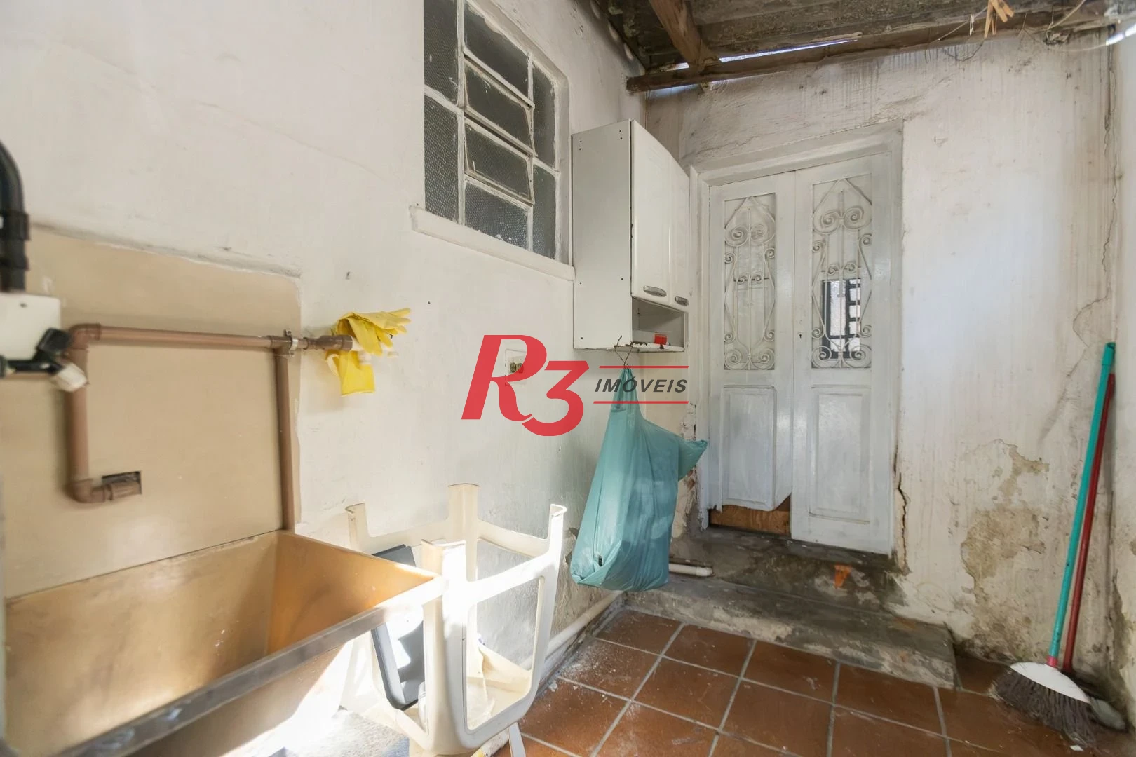Casa com 2 dormitórios à venda, 157 m² por R$ 600.000,00 - Estuário - Santos/SP