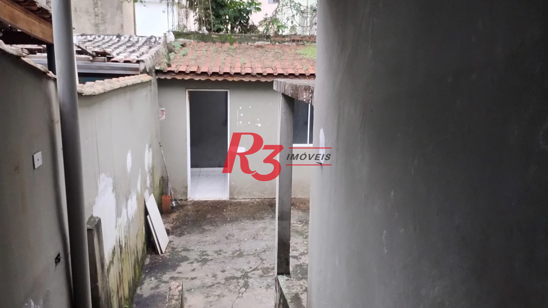 Casa com 3 dormitórios para alugar, 127 m² por R$ 6.424,34/mês - Boqueirão - Santos/SP
