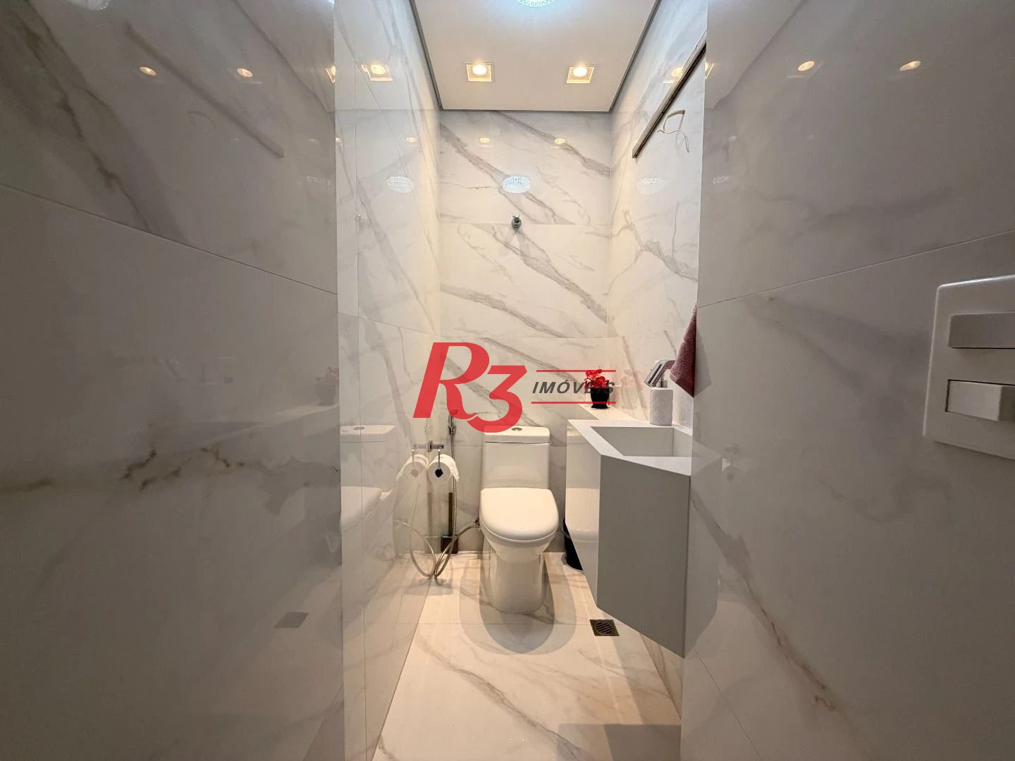 Apartamento com 3 dormitórios à venda, 119 m² por R$ 830.000,00 - Gonzaga - Santos/SP
