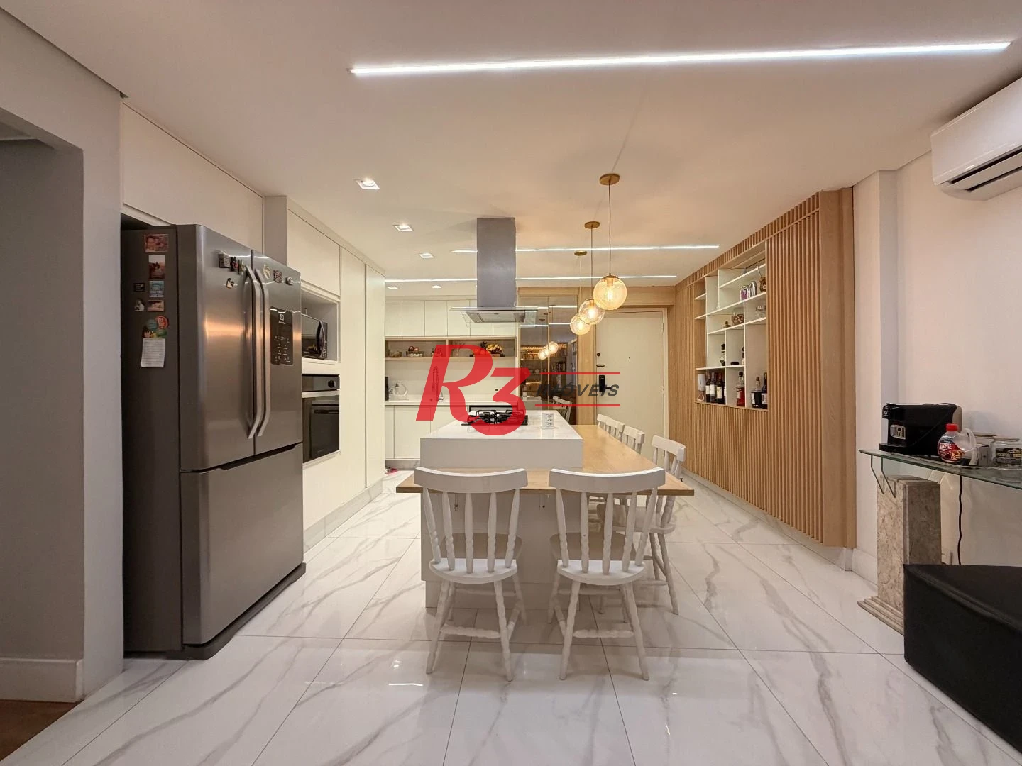 Apartamento com 3 dormitórios à venda, 119 m² por R$ 830.000,00 - Gonzaga - Santos/SP