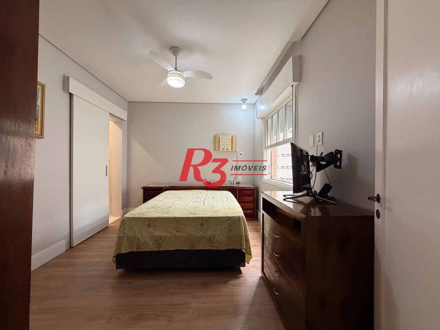 Apartamento com 3 dormitórios à venda, 119 m² por R$ 830.000,00 - Gonzaga - Santos/SP