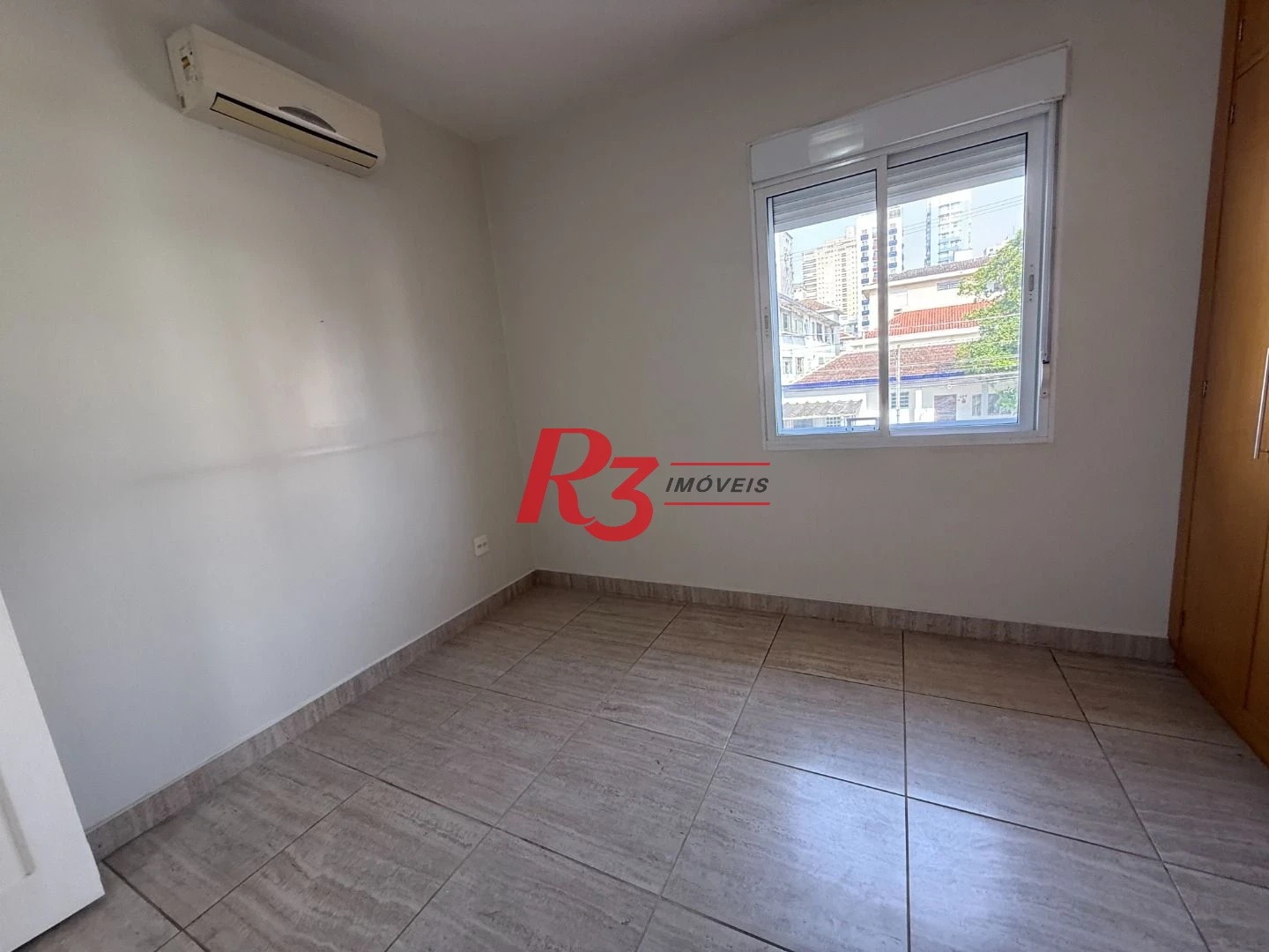 Sobrado com 3 dormitórios, 152 m² - venda por R$ 1.700.000,00 ou aluguel por R$ 13.000,00/mês - Aparecida - Santos/SP