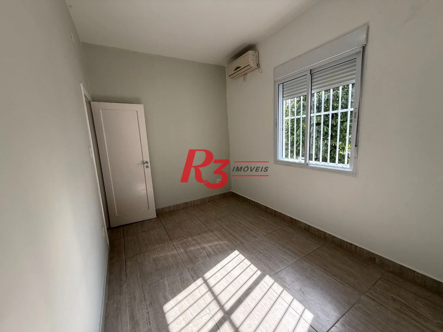 Sobrado com 3 dormitórios, 152 m² - venda por R$ 1.700.000,00 ou aluguel por R$ 13.000,00/mês - Aparecida - Santos/SP