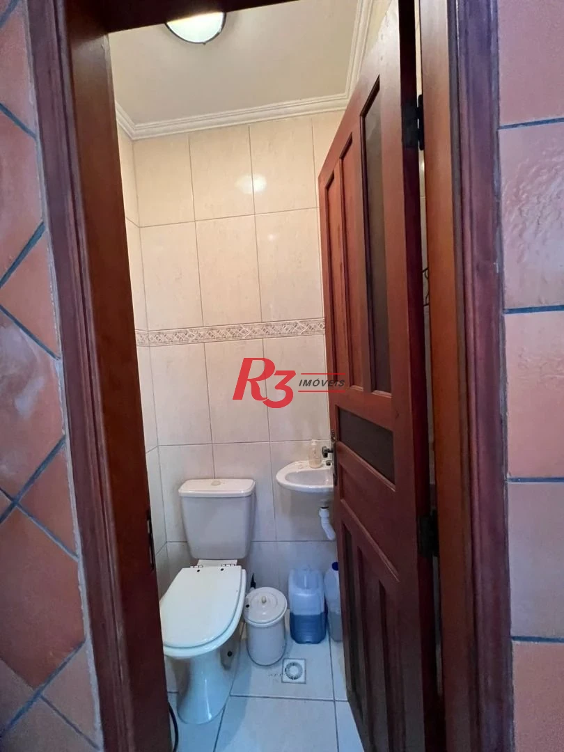 Sobrado com 3 dormitórios à venda, 164 m² por R$ 1.125.000,00 - Marapé - Santos/SP