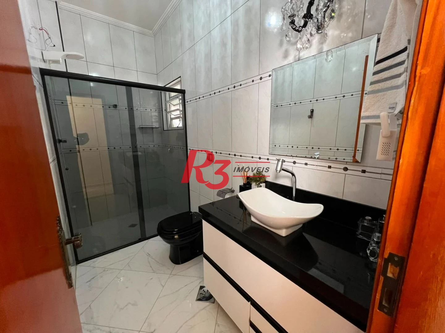 Sobrado com 3 dormitórios à venda, 164 m² por R$ 1.125.000,00 - Marapé - Santos/SP