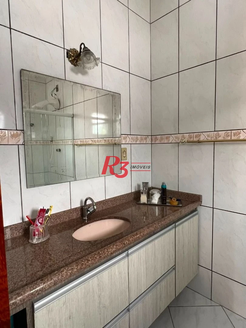 Sobrado com 3 dormitórios à venda, 164 m² por R$ 1.125.000,00 - Marapé - Santos/SP