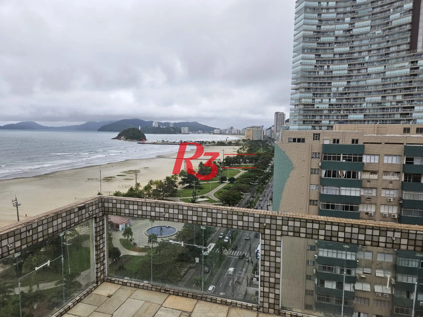 Cobertura com 4 dormitórios à venda, 380 m² por R$ 4.500.000,00 - Pompéia - Santos/SP