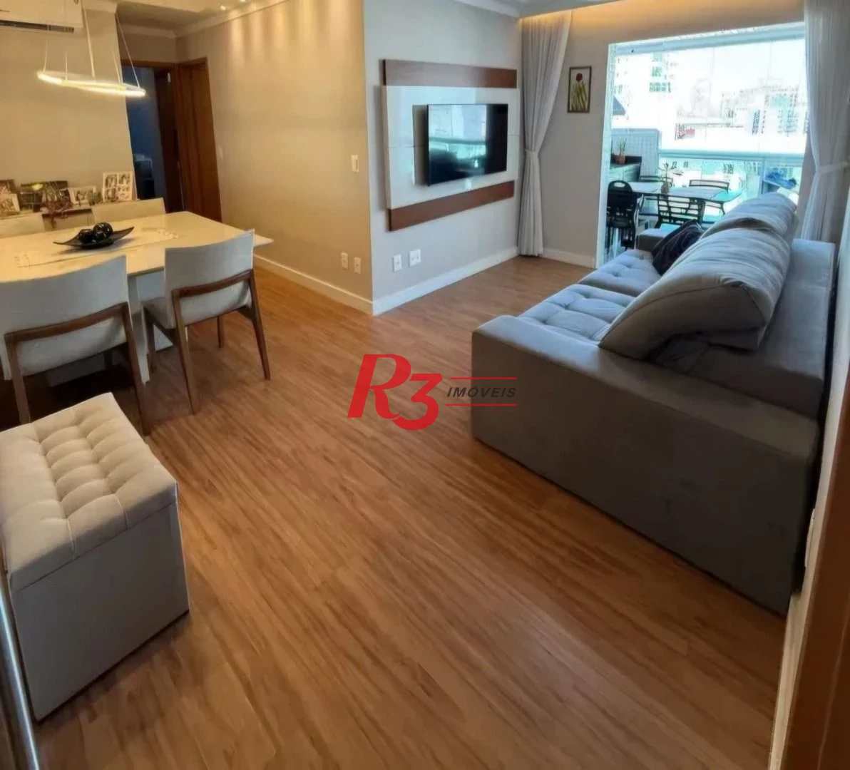 Apartamento com 2 dormitórios à venda, 74 m² por R$ 1.100.000,00 - Gonzaga - Santos/SP