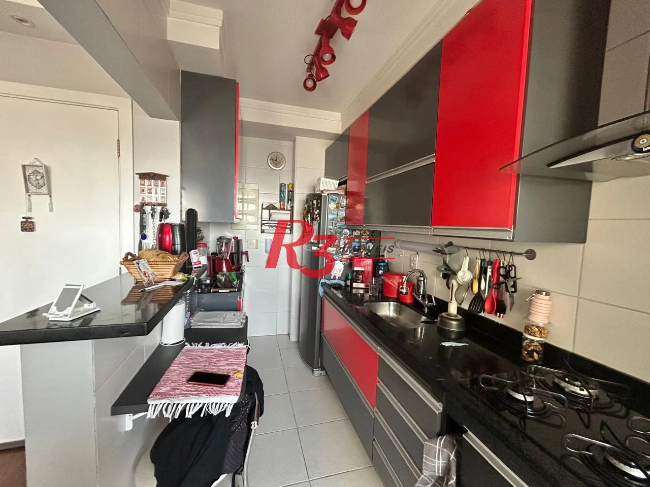 Apartamento com 2 dormitórios à venda, 64 m² por R$ 780.000,00 - Gonzaga - Santos/SP