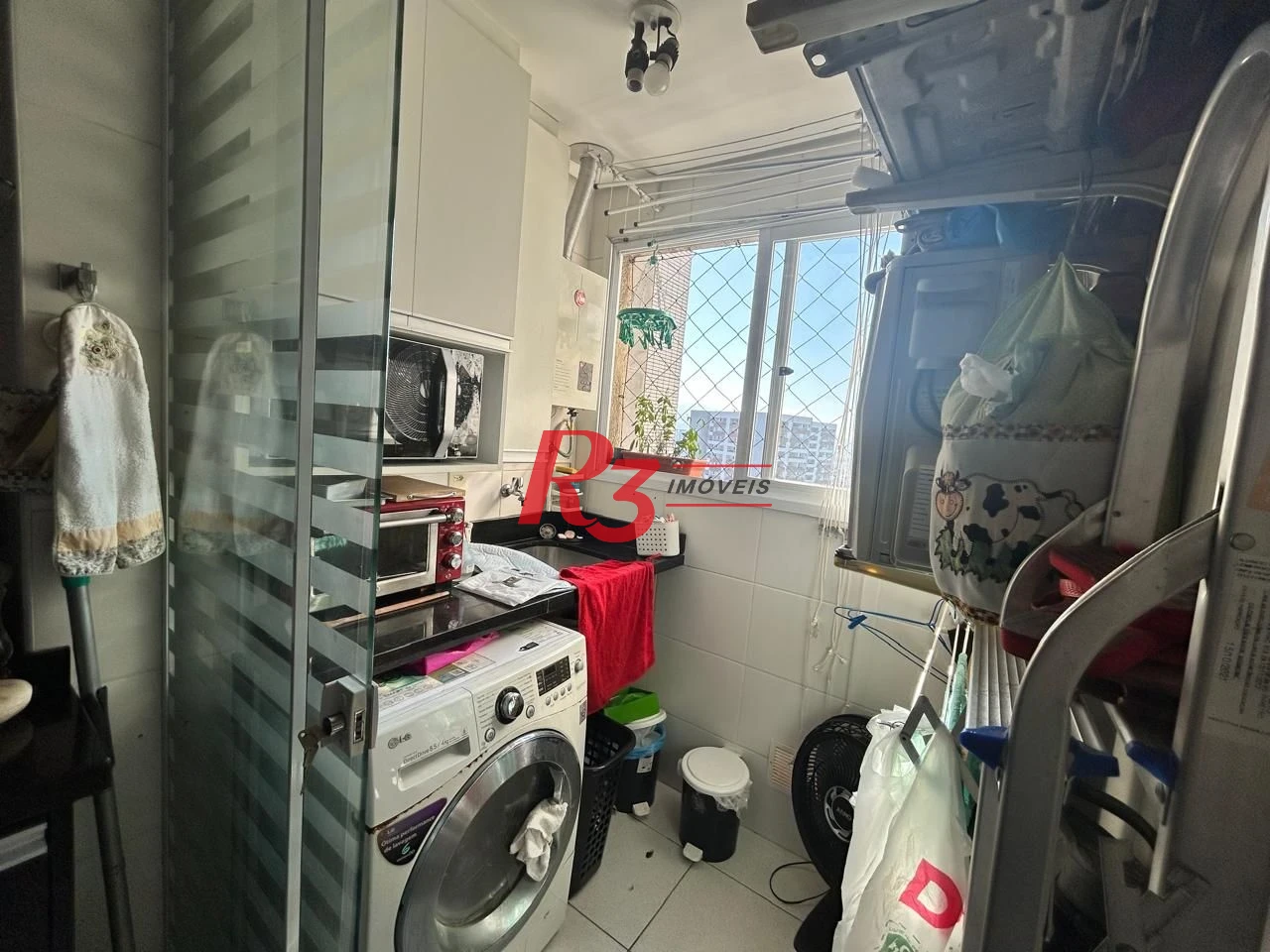 Apartamento com 2 dormitórios à venda, 64 m² por R$ 780.000,00 - Gonzaga - Santos/SP