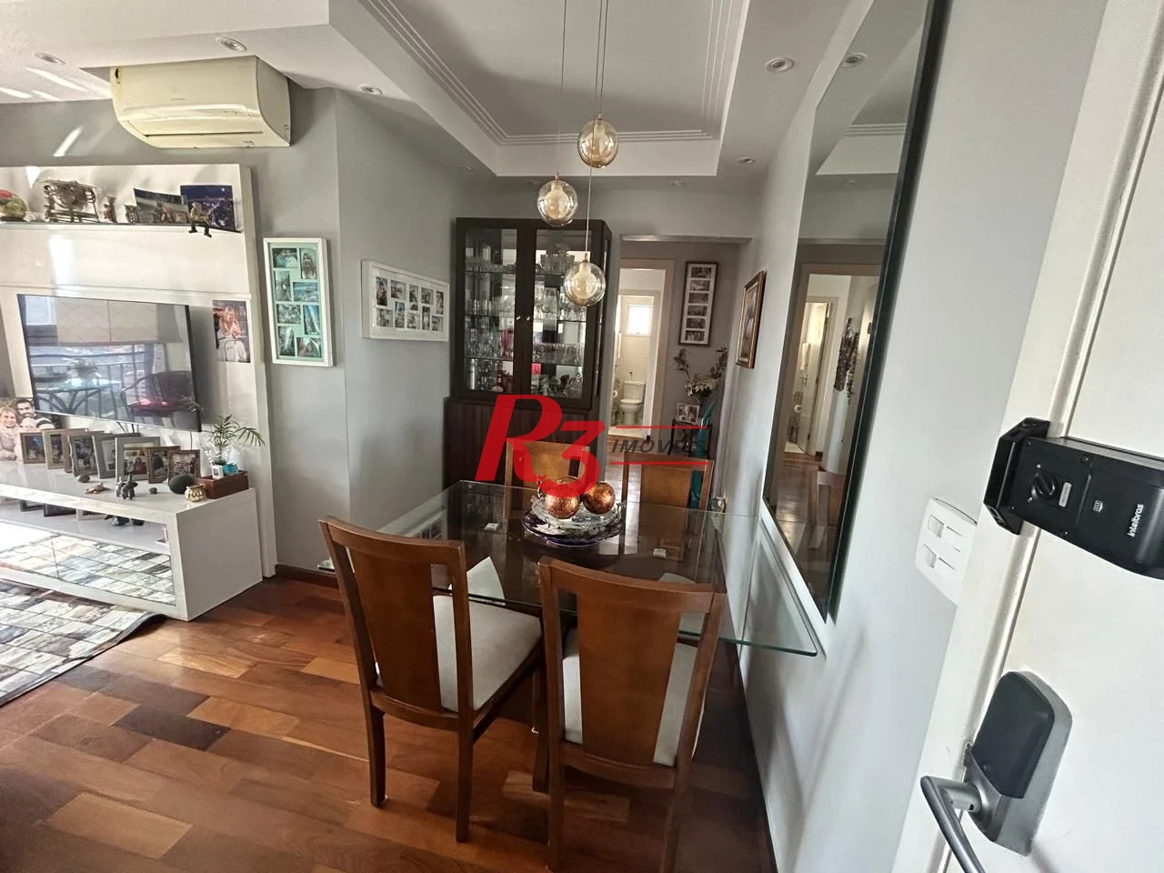 Apartamento com 2 dormitórios à venda, 64 m² por R$ 780.000,00 - Gonzaga - Santos/SP