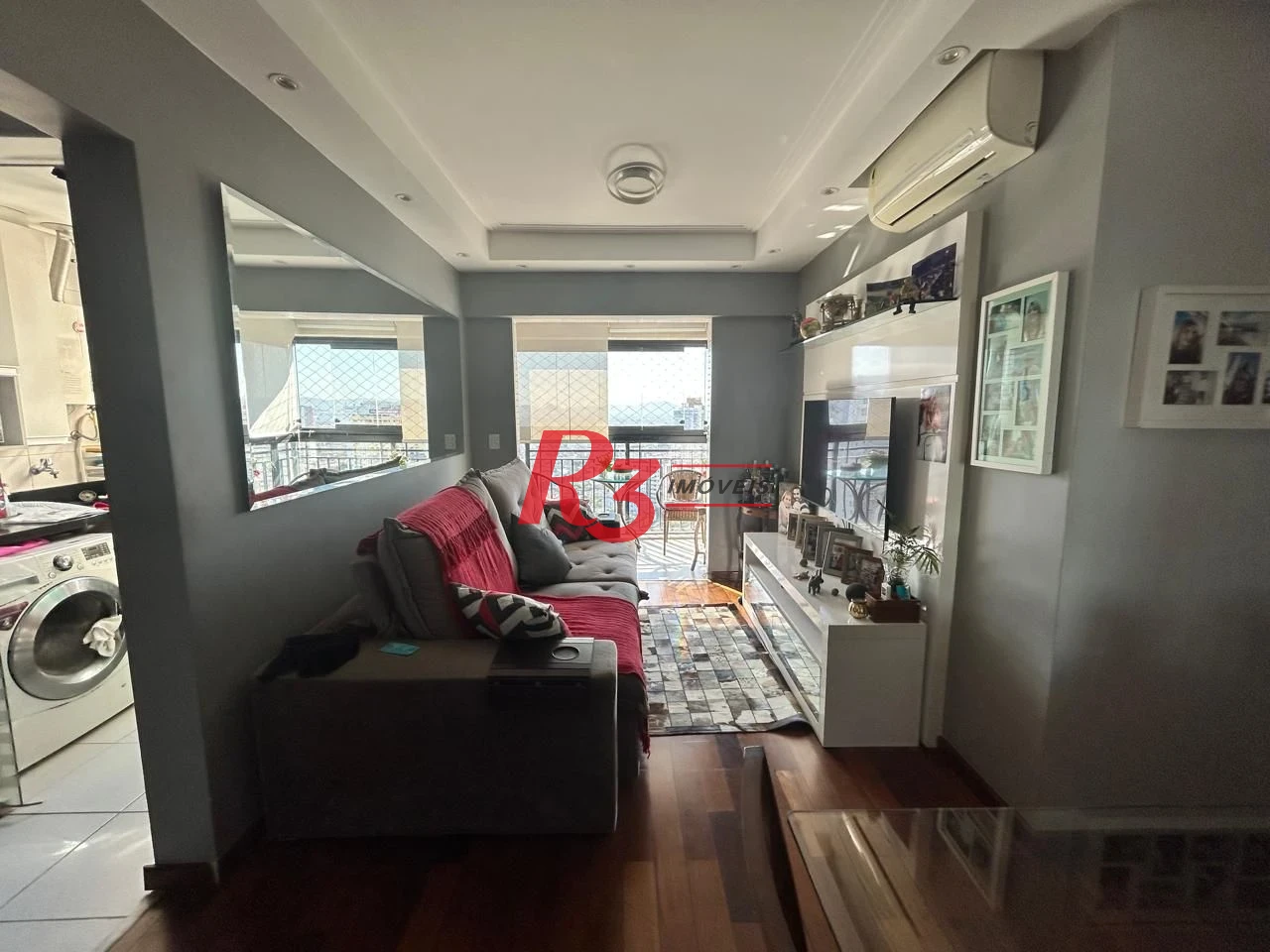 Apartamento com 2 dormitórios à venda, 64 m² por R$ 780.000,00 - Gonzaga - Santos/SP