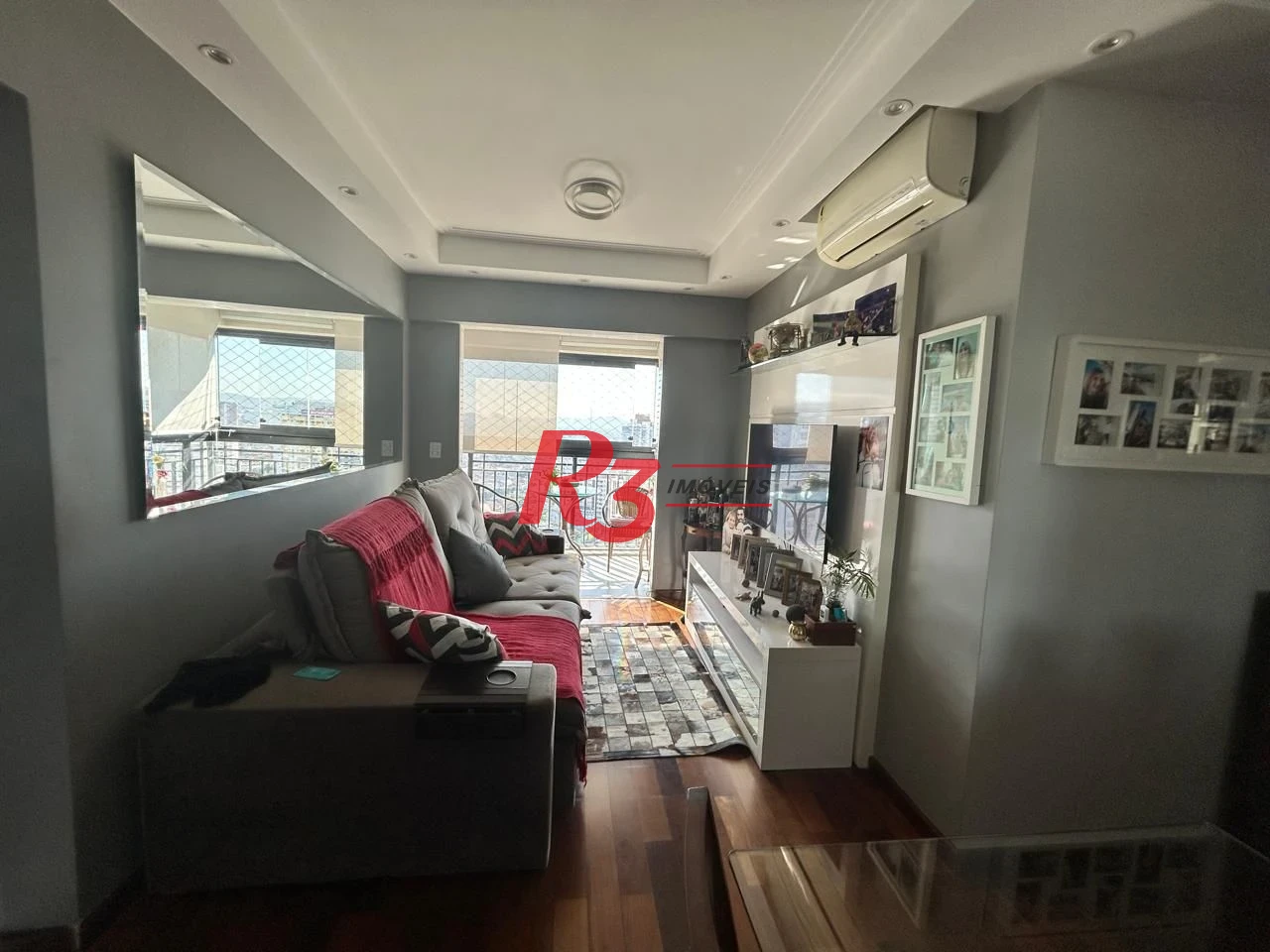 Apartamento com 2 dormitórios à venda, 64 m² por R$ 780.000,00 - Gonzaga - Santos/SP