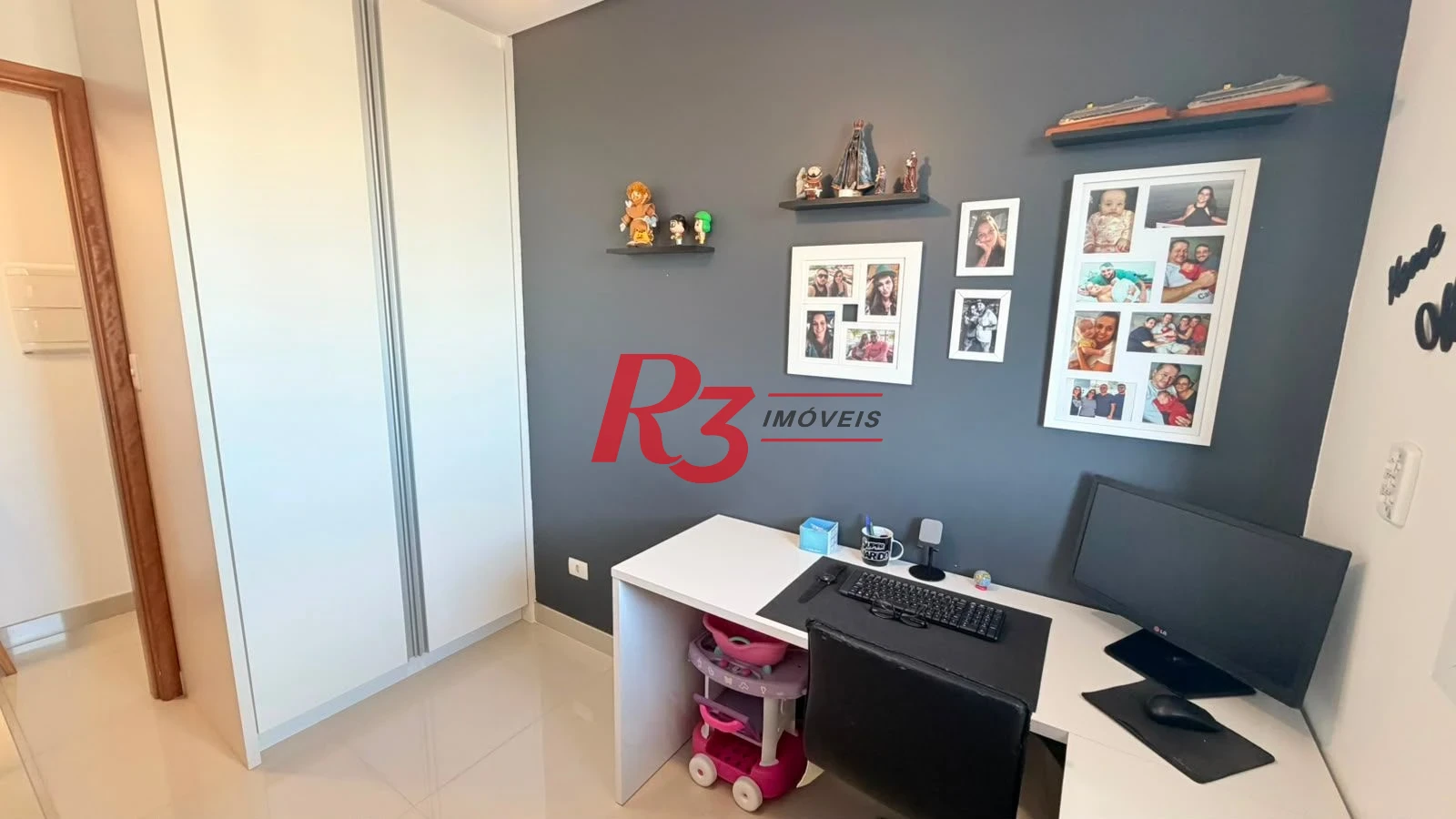 Apartamento com 2 dormitórios à venda, 54 m² por R$ 640.000,00 - Vila Matias - Santos/SP