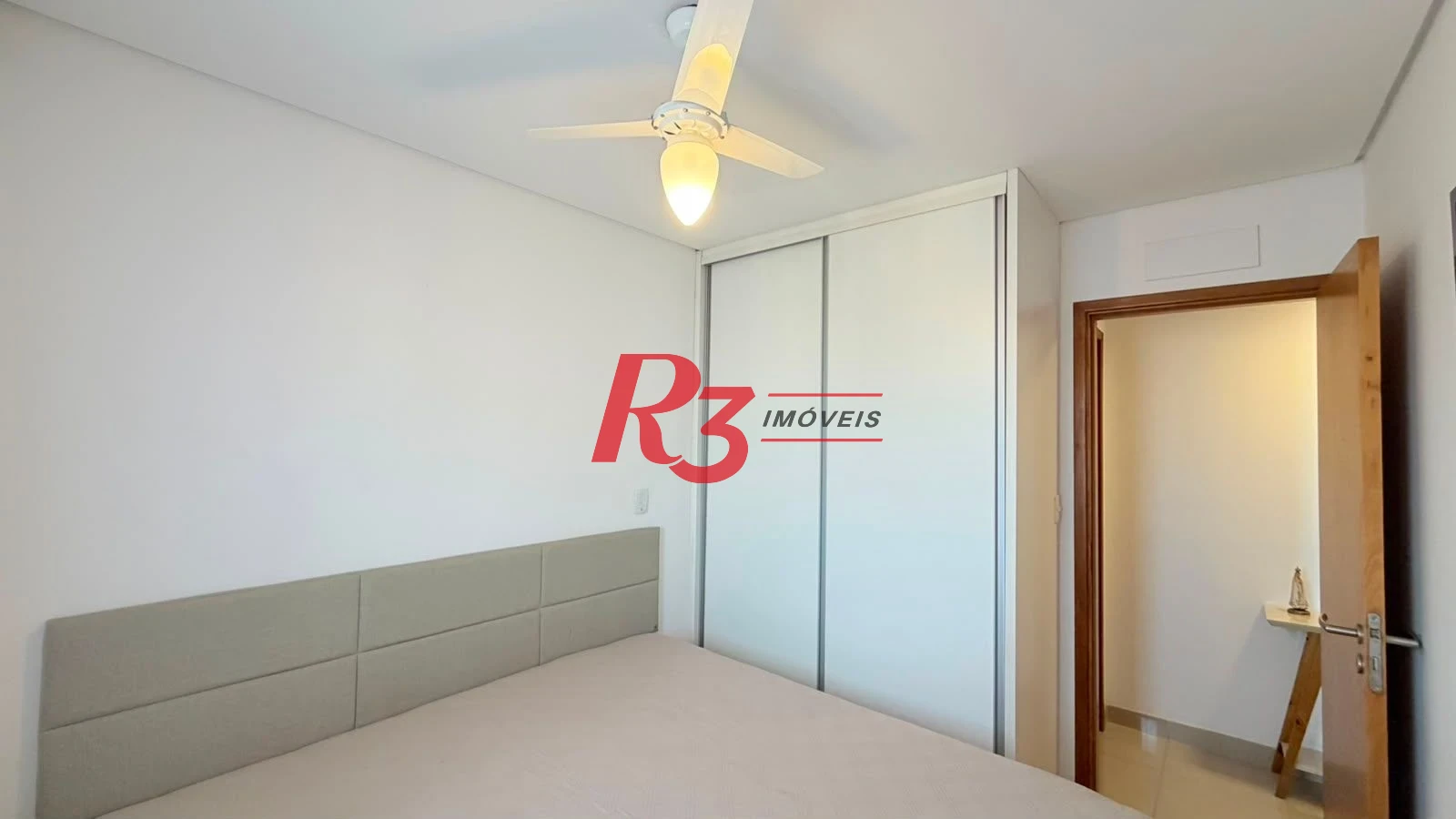 Apartamento com 2 dormitórios à venda, 54 m² por R$ 640.000,00 - Vila Matias - Santos/SP
