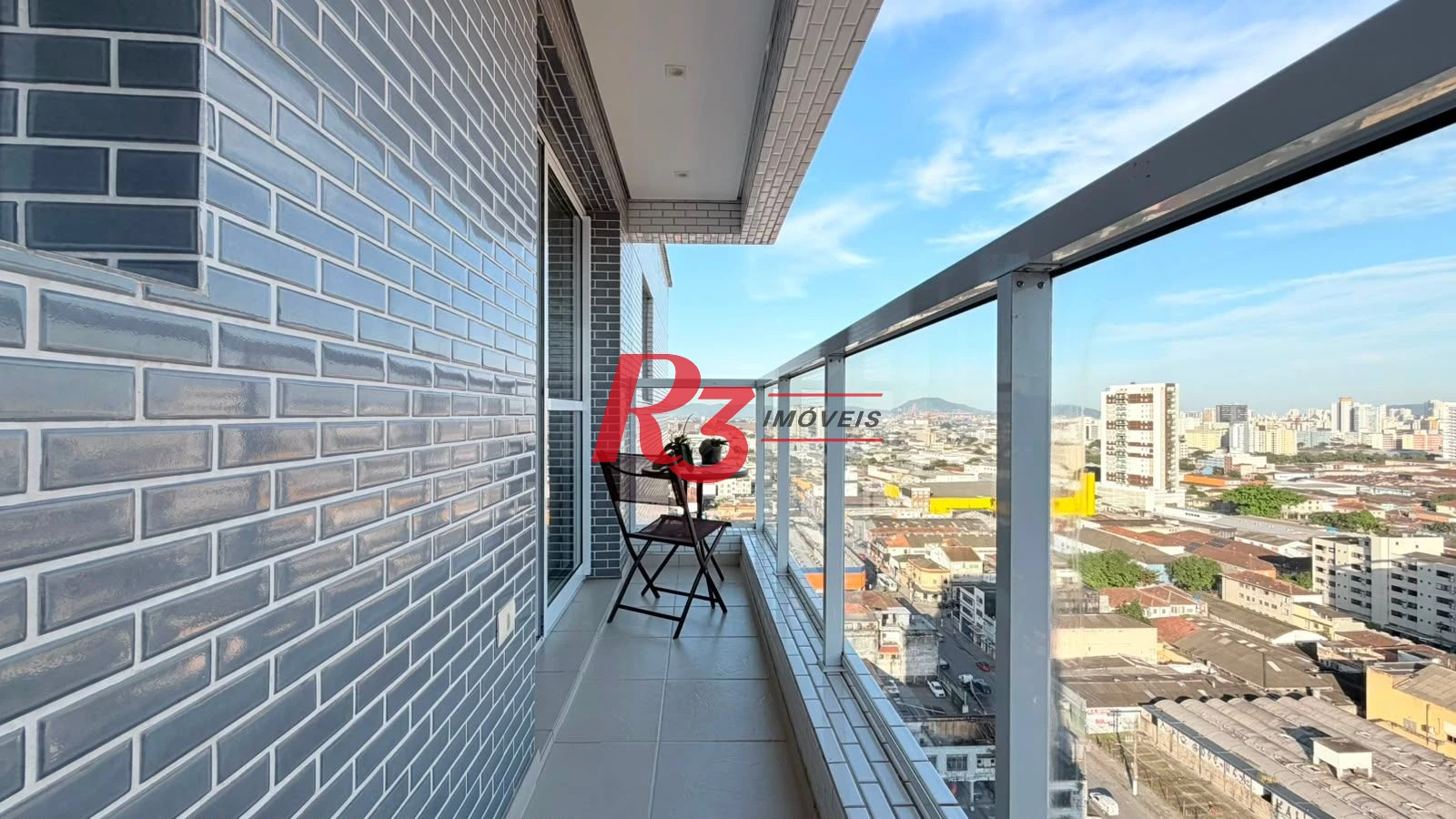 Apartamento com 2 dormitórios à venda, 54 m² por R$ 640.000,00 - Vila Matias - Santos/SP