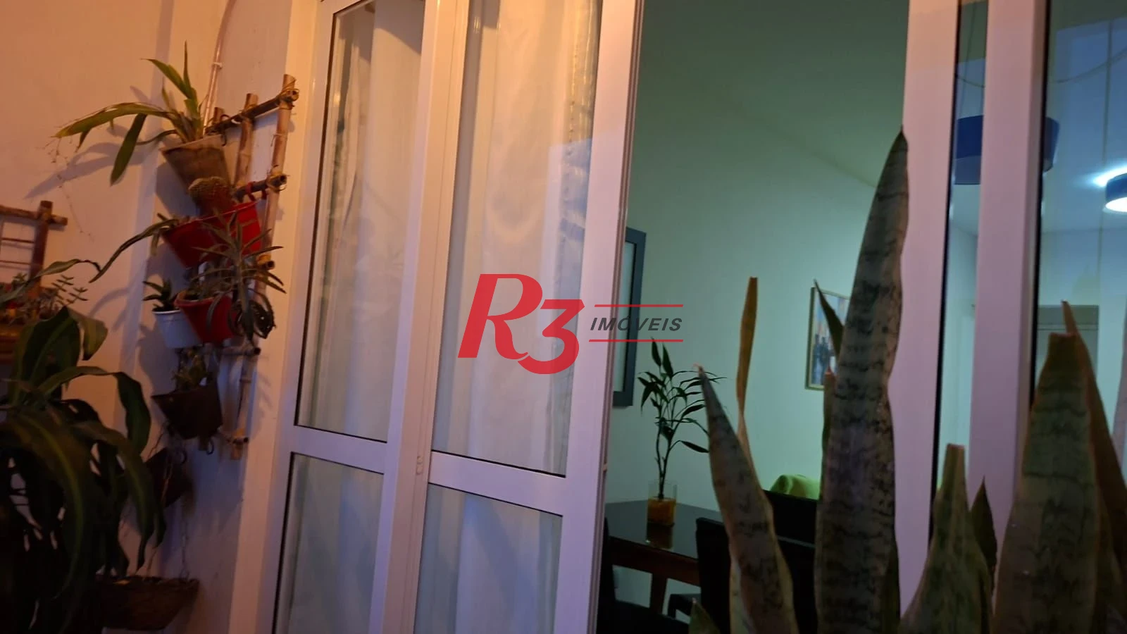 Apartamento com 2 dormitórios à venda, 86 m² por R$ 554.900,00 - Campo Grande - Santos/SP
