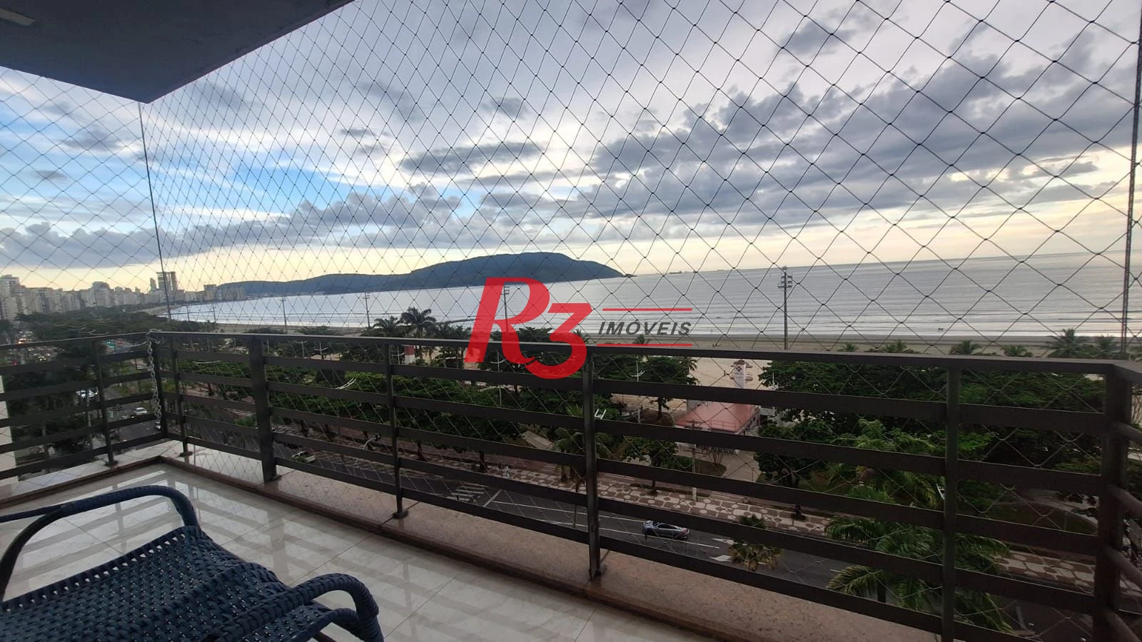Apartamento com 3 dormitórios à venda, 124 m² por R$ 1.600.000,00 - Boqueirão - Santos/SP