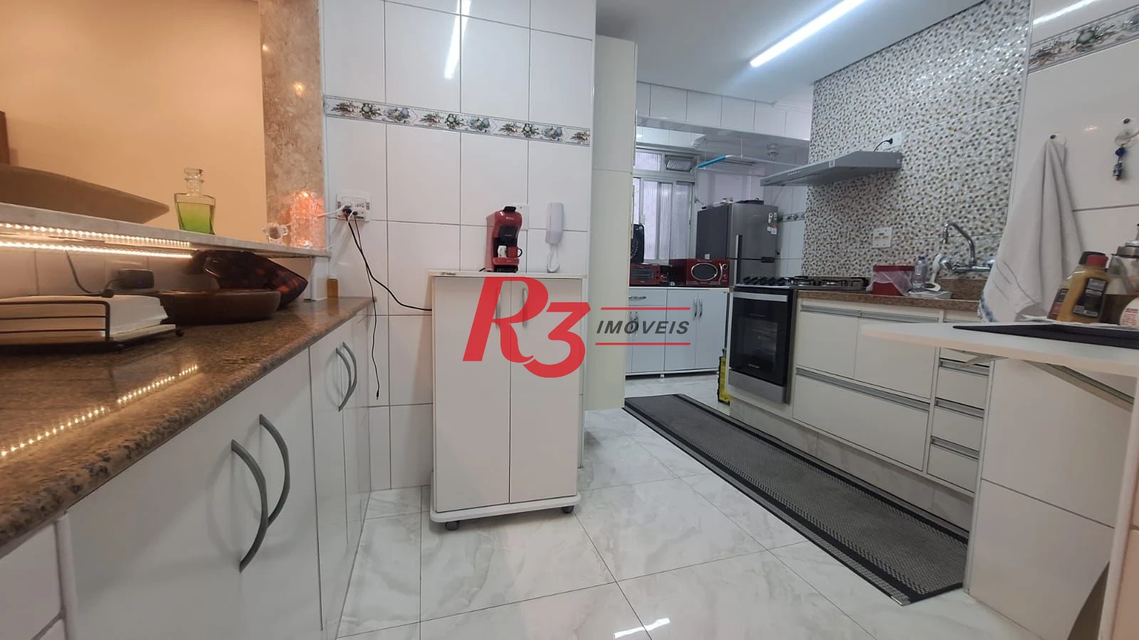 Apartamento com 3 dormitórios à venda, 124 m² por R$ 1.600.000,00 - Boqueirão - Santos/SP