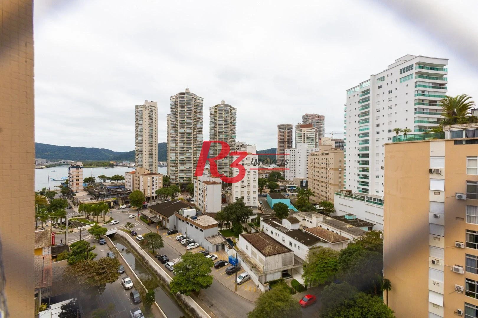 Cobertura com 3 dormitórios à venda, 270 m² por R$ 1.650.000,00 - Ponta da Praia - Santos/SP