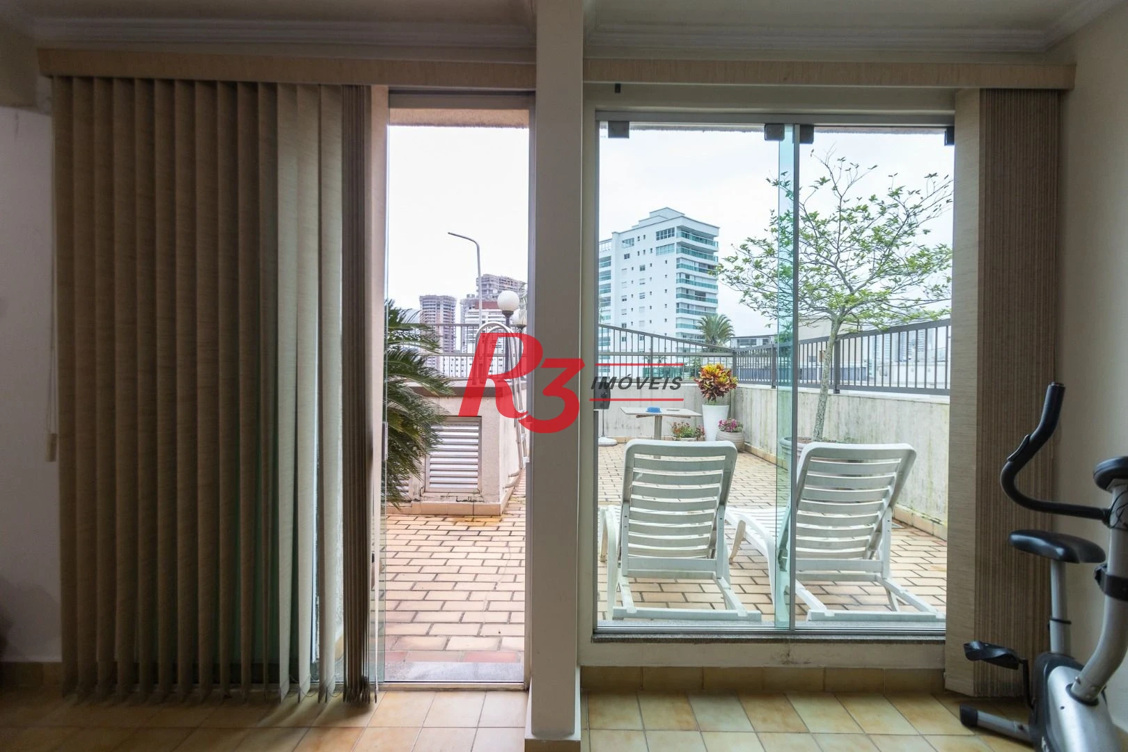Cobertura com 3 dormitórios à venda, 270 m² por R$ 1.650.000,00 - Ponta da Praia - Santos/SP