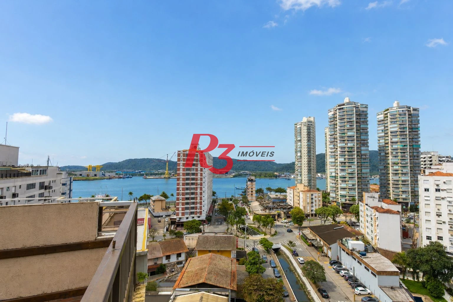 Cobertura com 3 dormitórios à venda, 270 m² por R$ 1.650.000,00 - Ponta da Praia - Santos/SP