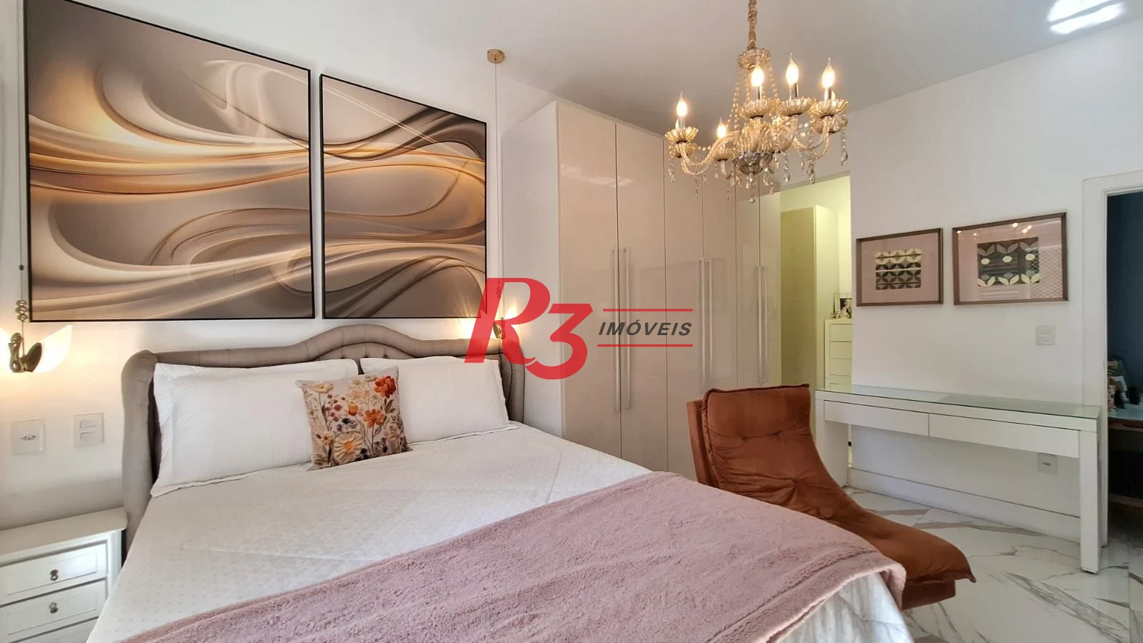 Apartamento com 3 dormitórios à venda, 103 m² por R$ 700.000,00 - Campo Grande - Santos/SP