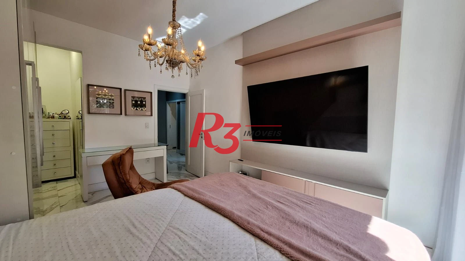 Apartamento com 3 dormitórios à venda, 103 m² por R$ 700.000,00 - Campo Grande - Santos/SP