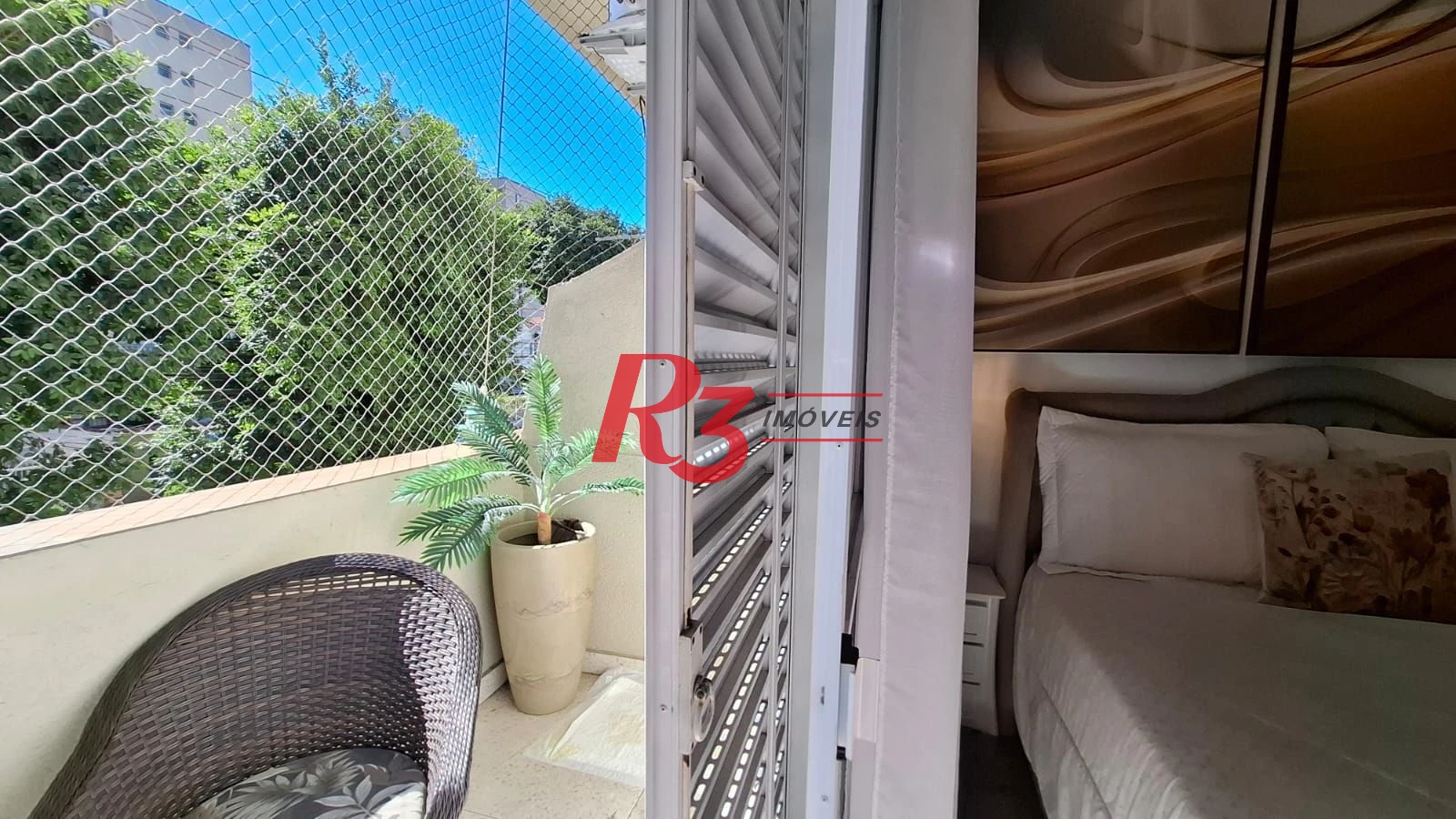 Apartamento com 3 dormitórios à venda, 103 m² por R$ 700.000,00 - Campo Grande - Santos/SP