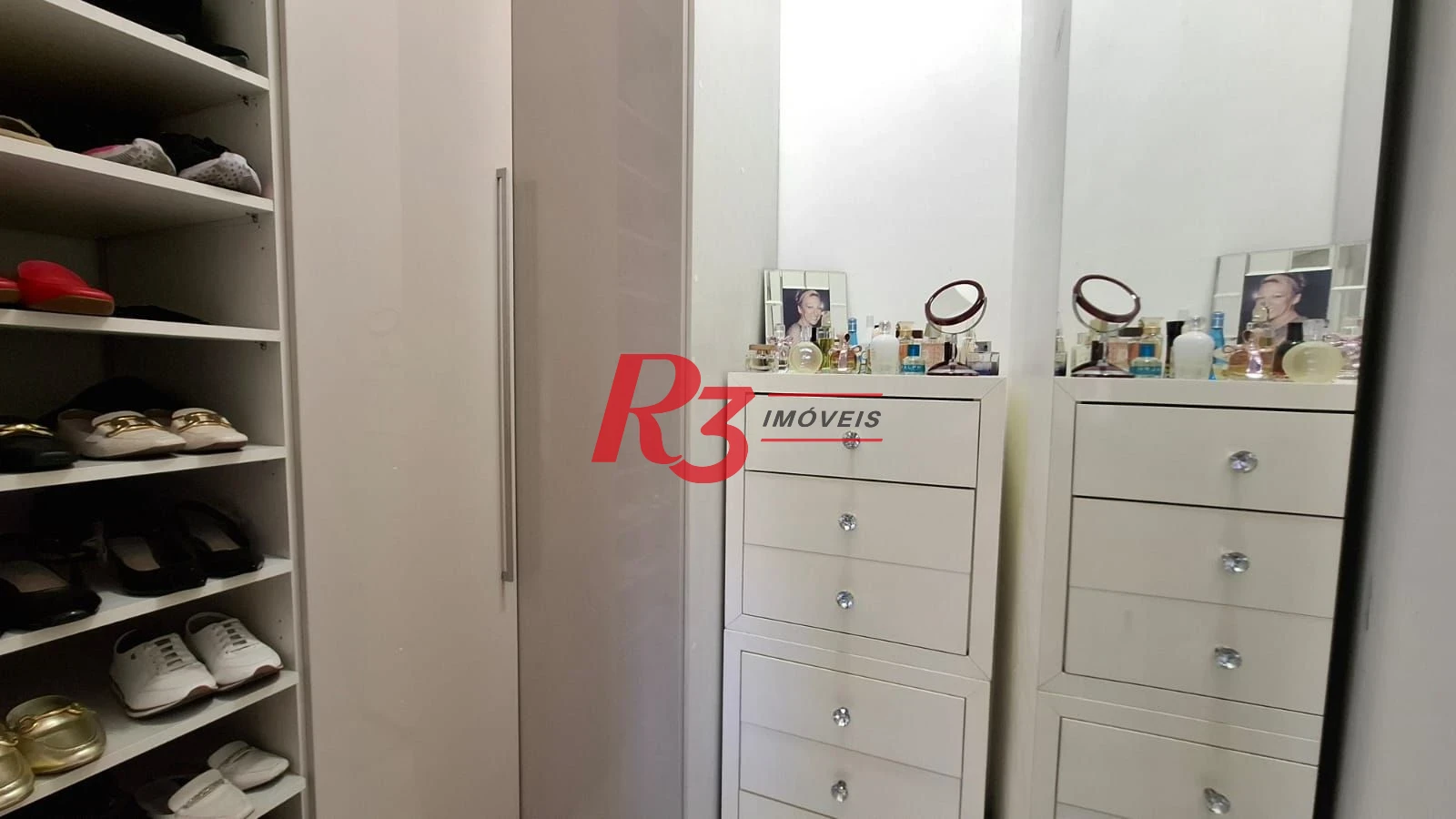 Apartamento com 3 dormitórios à venda, 103 m² por R$ 700.000,00 - Campo Grande - Santos/SP