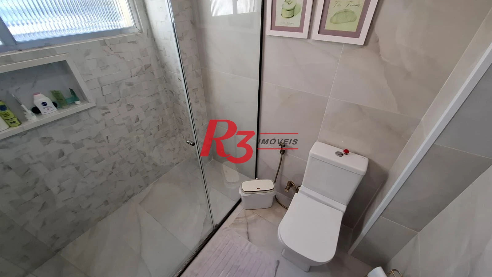 Apartamento com 3 dormitórios à venda, 103 m² por R$ 700.000,00 - Campo Grande - Santos/SP
