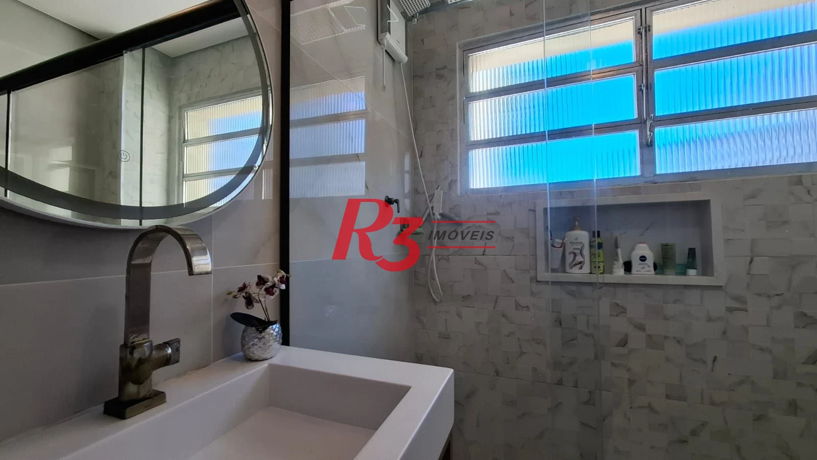 Apartamento com 3 dormitórios à venda, 103 m² por R$ 700.000,00 - Campo Grande - Santos/SP