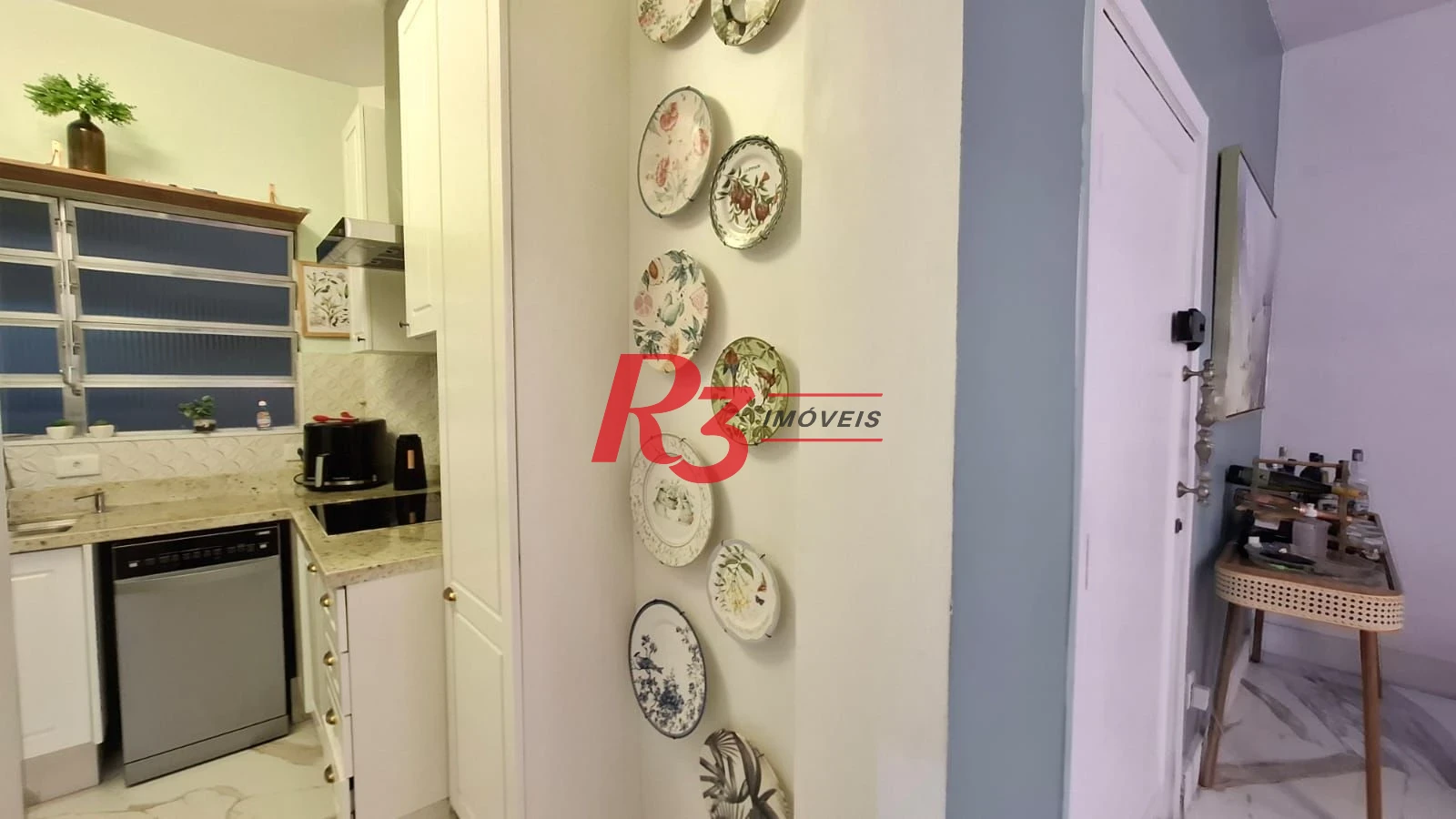Apartamento com 3 dormitórios à venda, 103 m² por R$ 700.000,00 - Campo Grande - Santos/SP