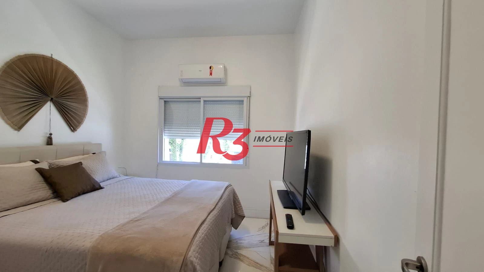 Apartamento com 3 dormitórios à venda, 103 m² por R$ 700.000,00 - Campo Grande - Santos/SP