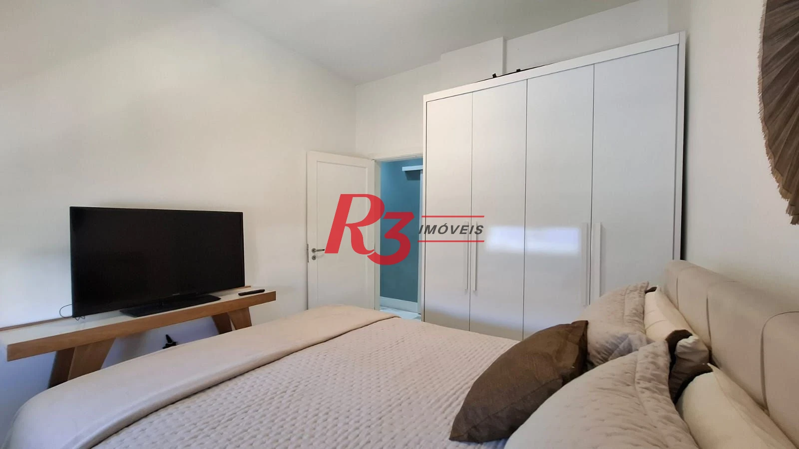 Apartamento com 3 dormitórios à venda, 103 m² por R$ 700.000,00 - Campo Grande - Santos/SP