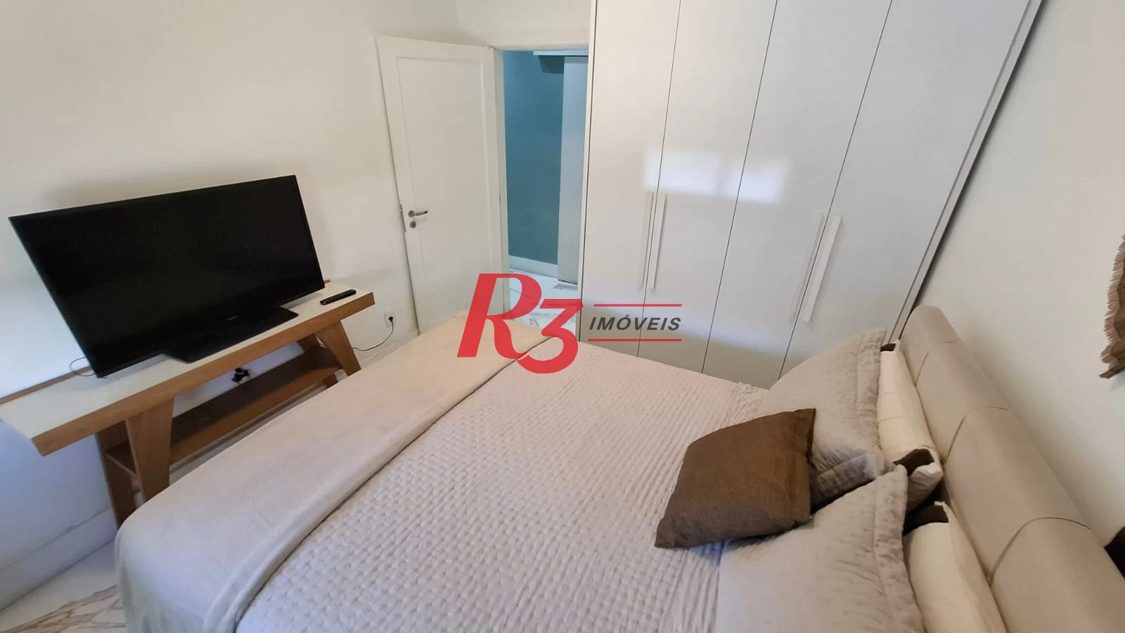 Apartamento com 3 dormitórios à venda, 103 m² por R$ 700.000,00 - Campo Grande - Santos/SP