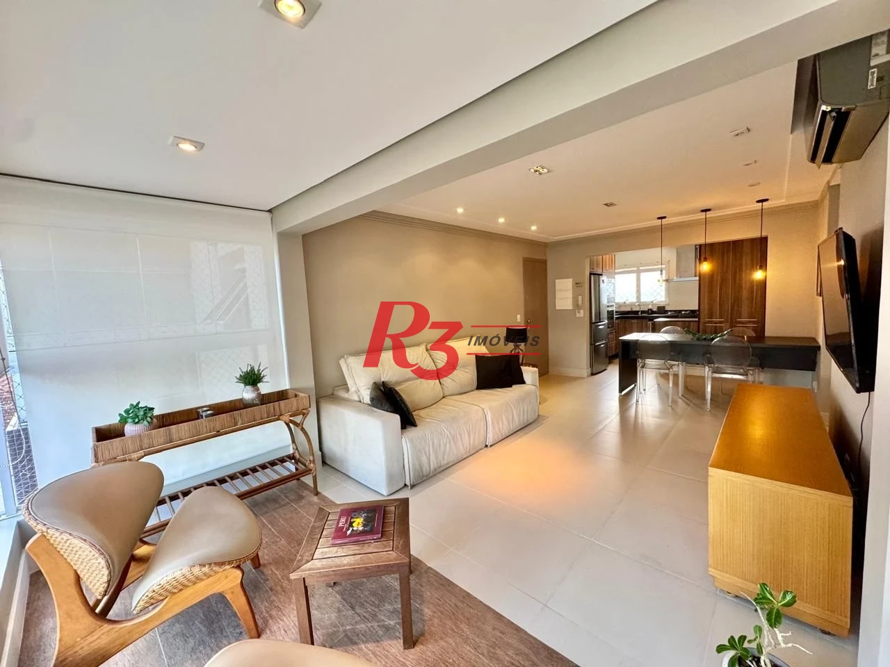 Apartamento com 2 dormitórios à venda, 70 m² por R$ 1.080.000,00 - Gonzaga - Santos/SP
