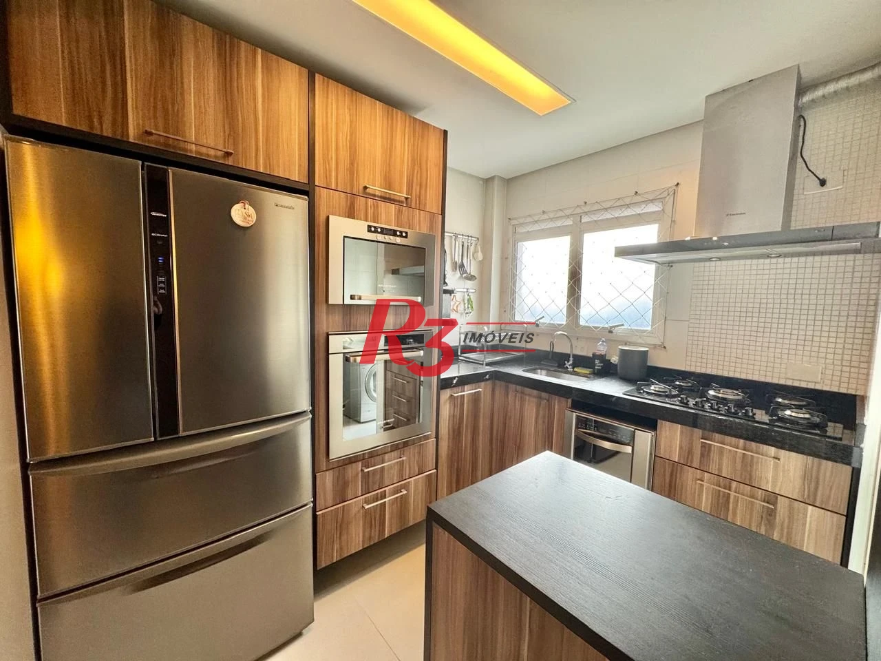 Apartamento com 2 dormitórios à venda, 70 m² por R$ 1.080.000,00 - Gonzaga - Santos/SP