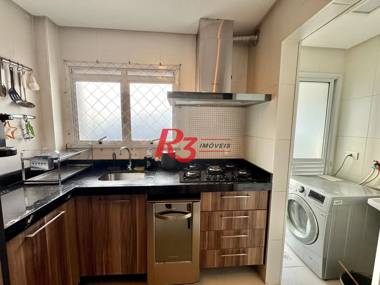 Apartamento com 2 dormitórios à venda, 70 m² por R$ 1.080.000,00 - Gonzaga - Santos/SP