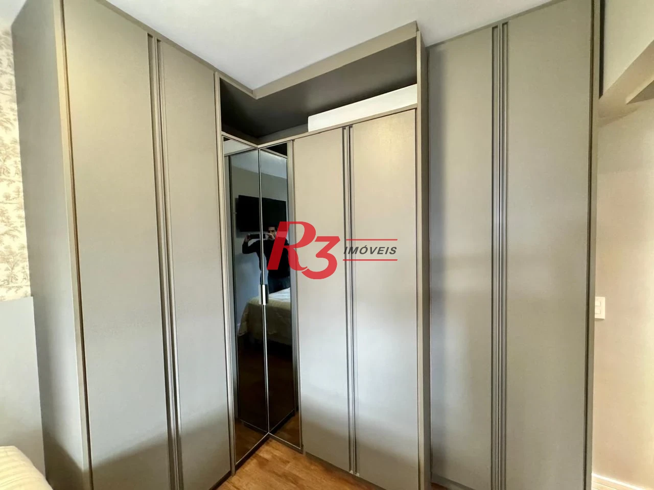 Apartamento com 2 dormitórios à venda, 70 m² por R$ 1.080.000,00 - Gonzaga - Santos/SP