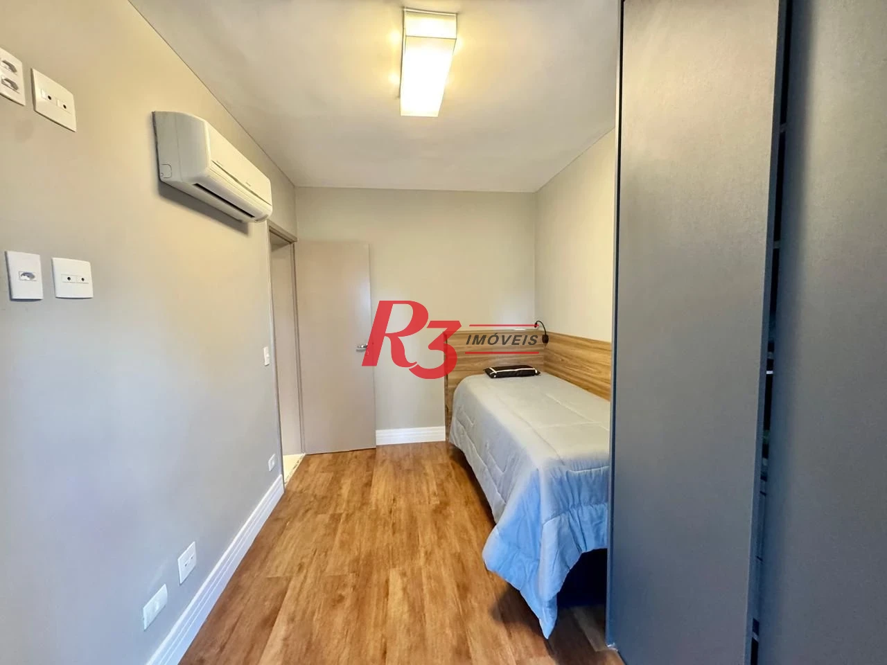 Apartamento com 2 dormitórios à venda, 70 m² por R$ 1.080.000,00 - Gonzaga - Santos/SP