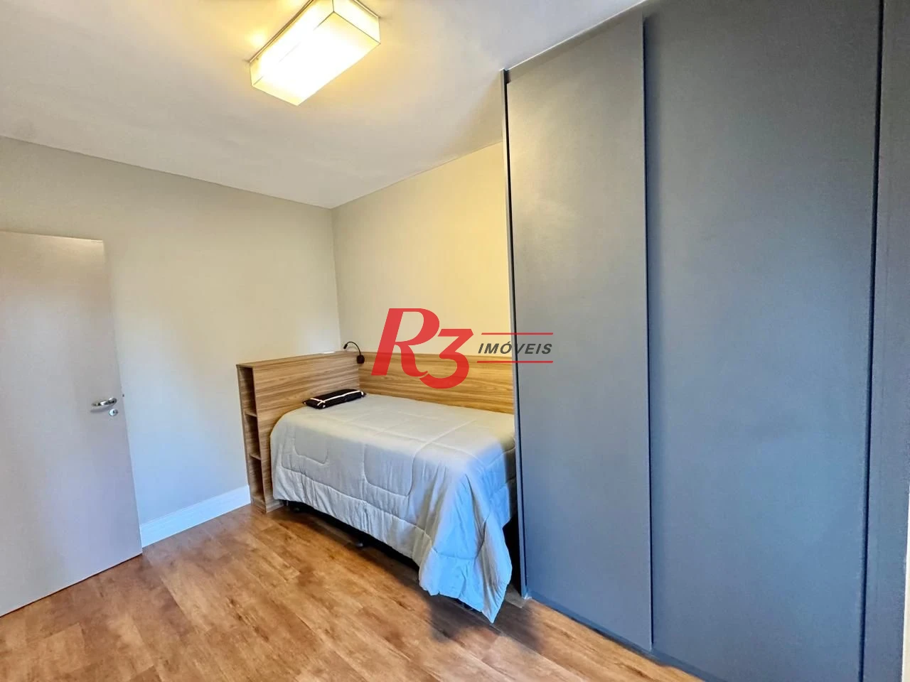 Apartamento com 2 dormitórios à venda, 70 m² por R$ 1.080.000,00 - Gonzaga - Santos/SP