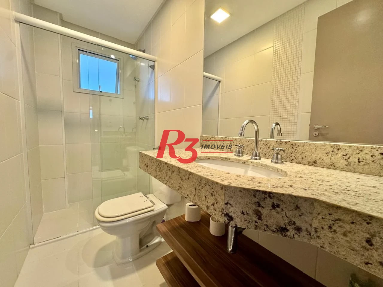 Apartamento com 2 dormitórios à venda, 70 m² por R$ 1.080.000,00 - Gonzaga - Santos/SP