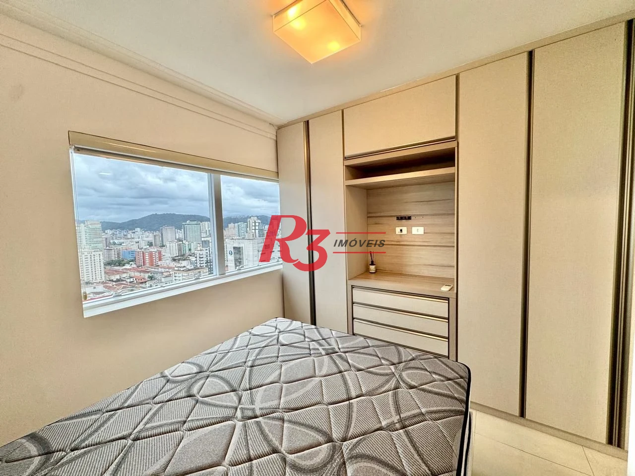 Apartamento com 2 dormitórios para alugar, 70 m² por R$ 6.000,00/mês - Boqueirão - Santos/SP