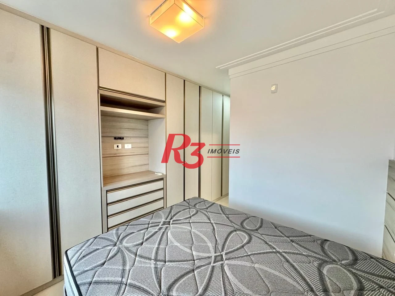 Apartamento com 2 dormitórios para alugar, 70 m² por R$ 6.000,00/mês - Boqueirão - Santos/SP