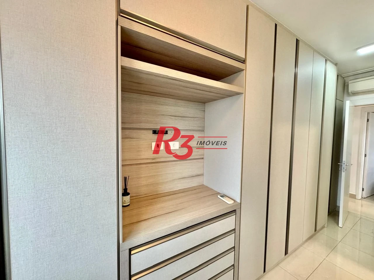 Apartamento com 2 dormitórios para alugar, 70 m² por R$ 6.000,00/mês - Boqueirão - Santos/SP